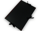 Zeichnungsmappe mit Verschlussbändern, 1.230g/qm, 32x45cm, schwarz